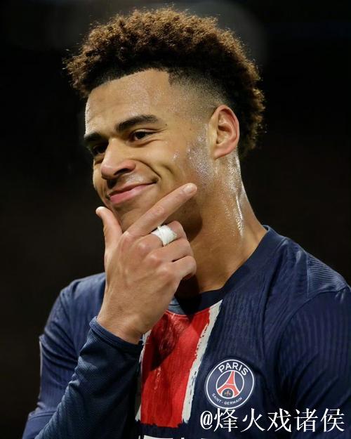 法甲-杜埃梅开二度拉莫斯建功 巴黎圣日耳曼6-1狂胜圣埃蒂安