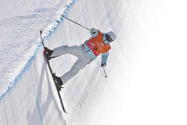 李方慧勇夺自由式滑雪U型场地世界杯阿斯本站冠军